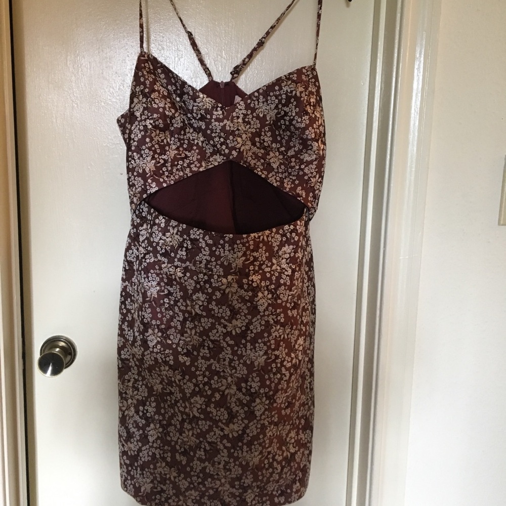 Dress - Picture 3 of 5